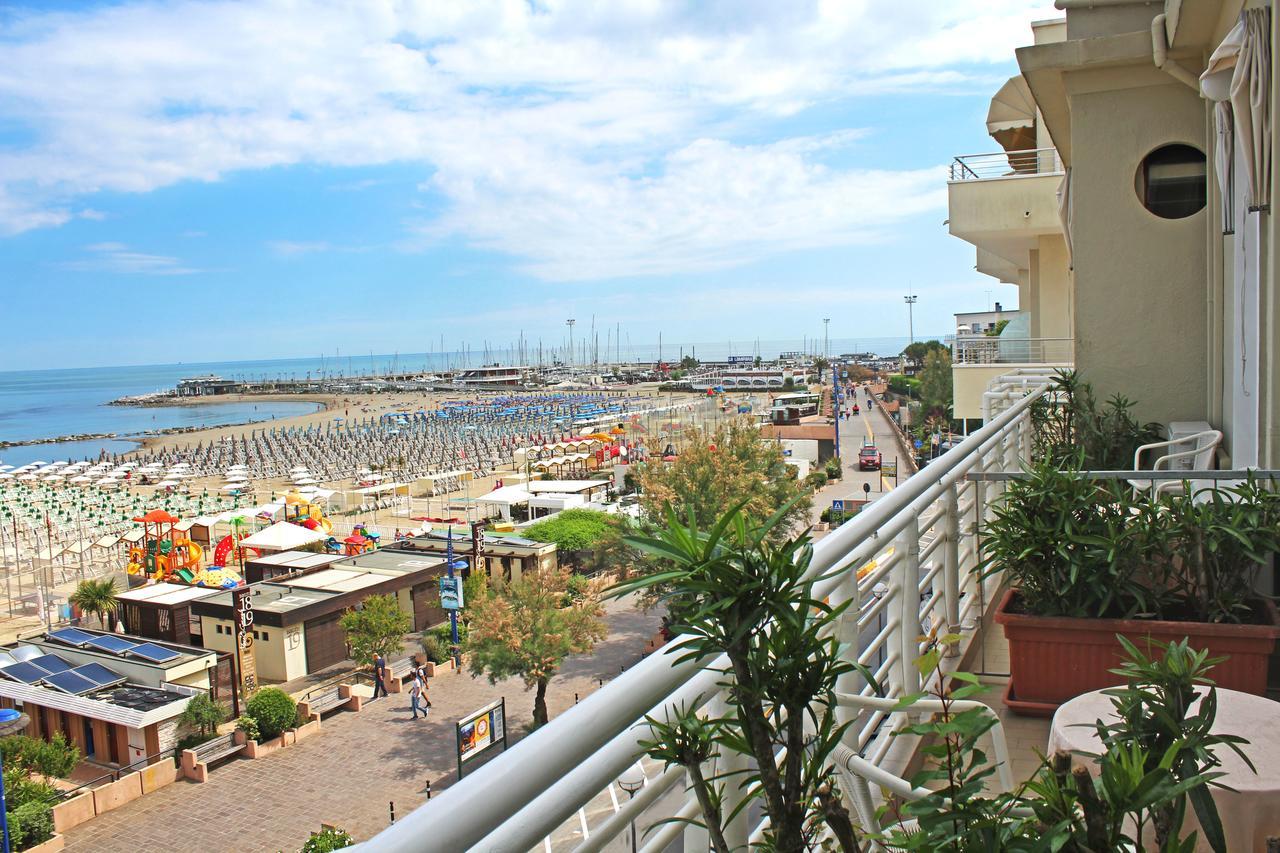 Hotel Lungomare Cattolica Exterior foto