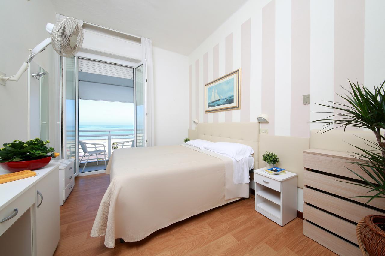 Hotel Lungomare Cattolica Exterior foto